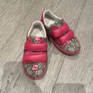 Gucci kids shoes, excellent used condition, authentic.